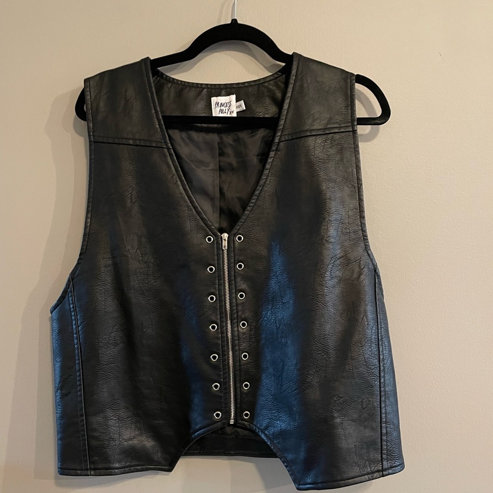 Princess Polly Black Grandstand Vest. Size XS/S